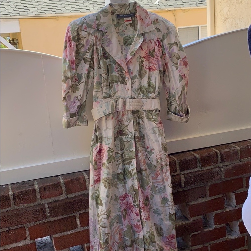 Floral maxi dress belt buttoned down front.